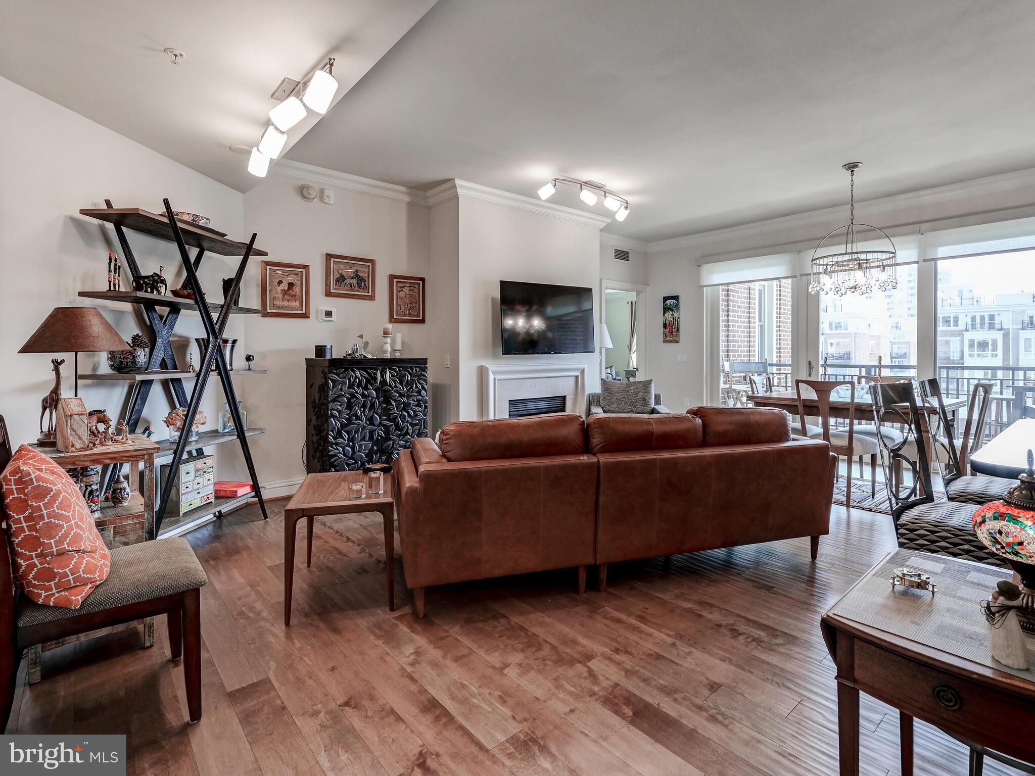 THE RITZ-CARLTON RESIDENCES - Residential