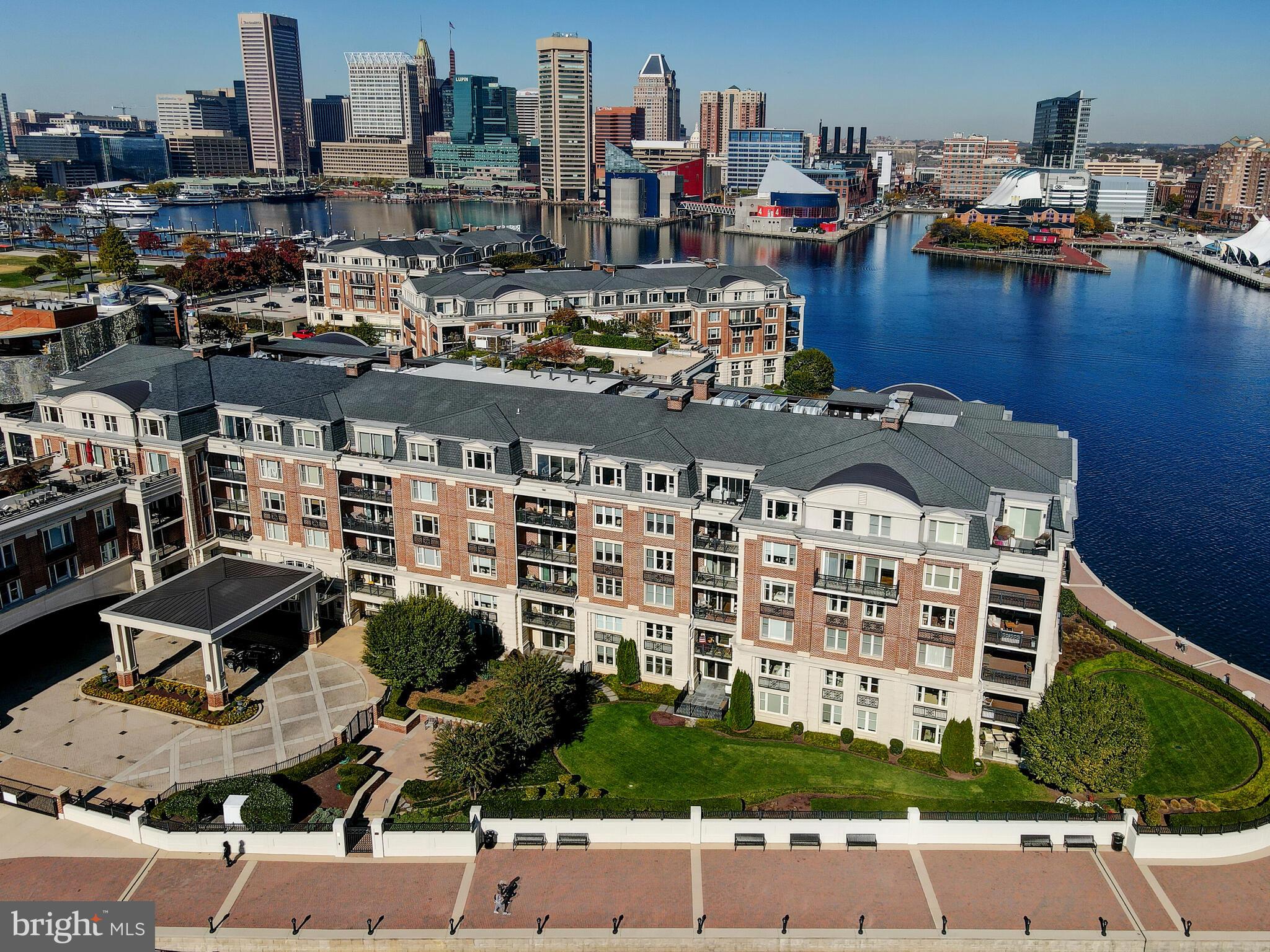 THE RITZ-CARLTON RESIDENCES - Residential