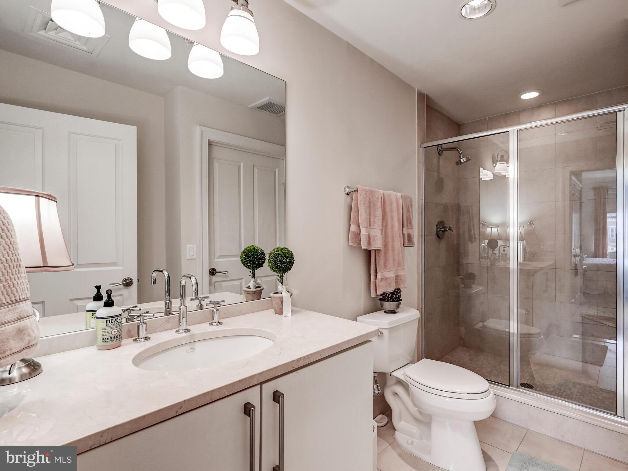 THE RITZ-CARLTON RESIDENCES - Residential