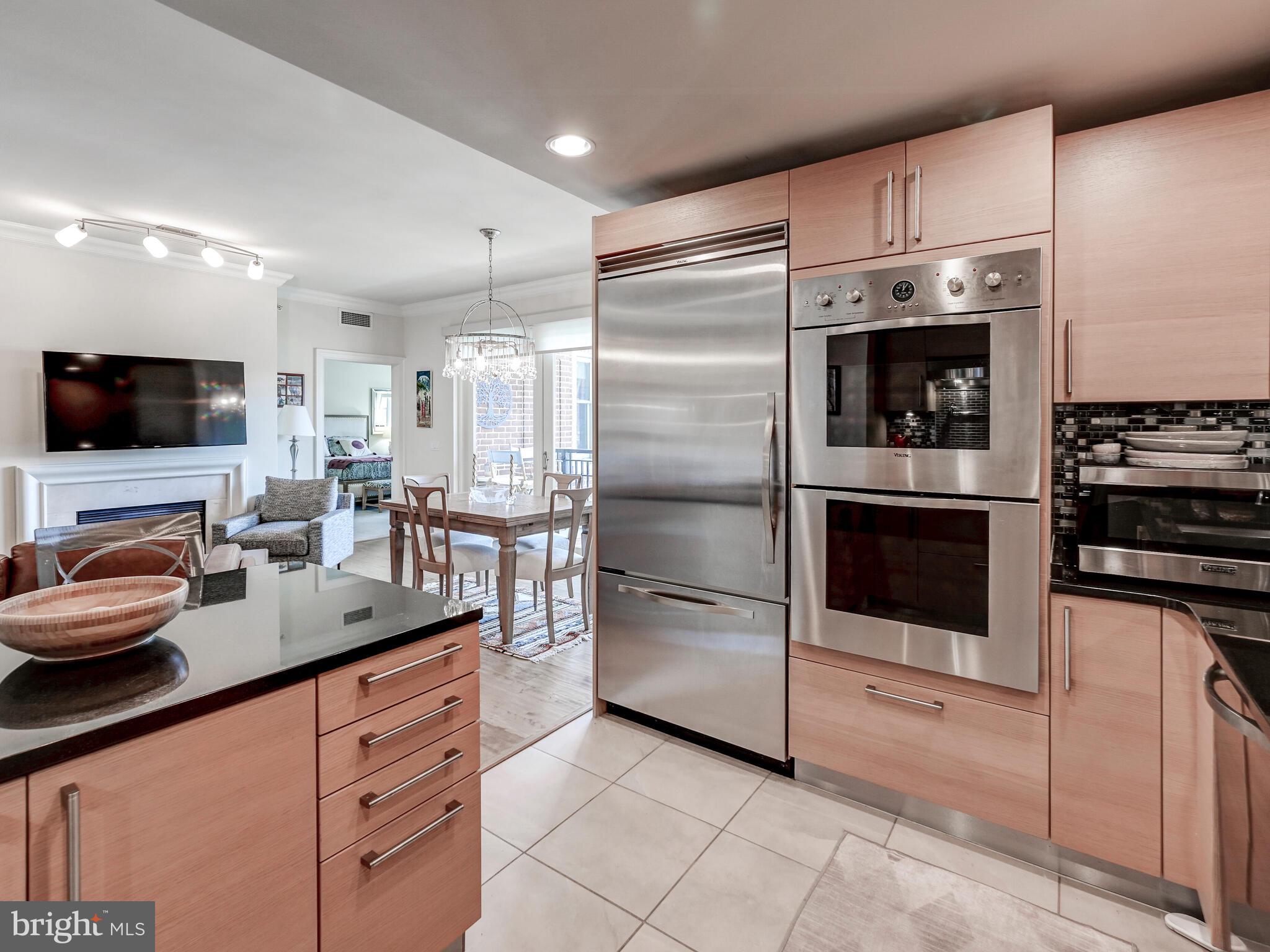 THE RITZ-CARLTON RESIDENCES - Residential