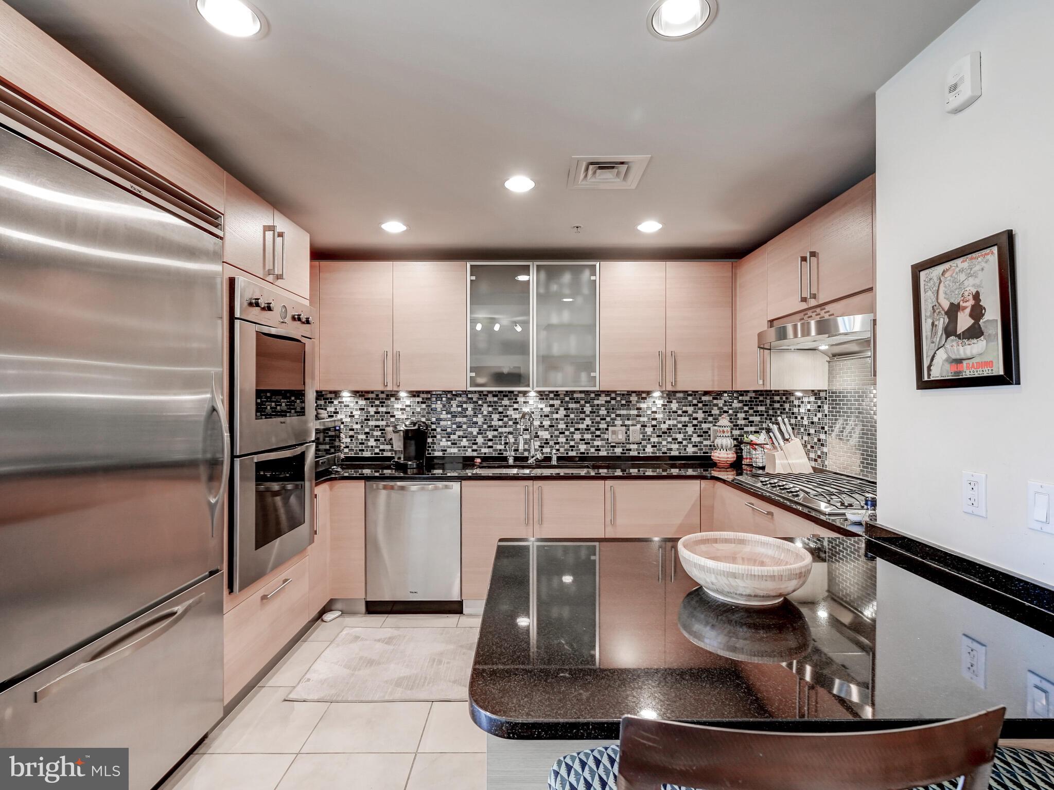 THE RITZ-CARLTON RESIDENCES - Residential