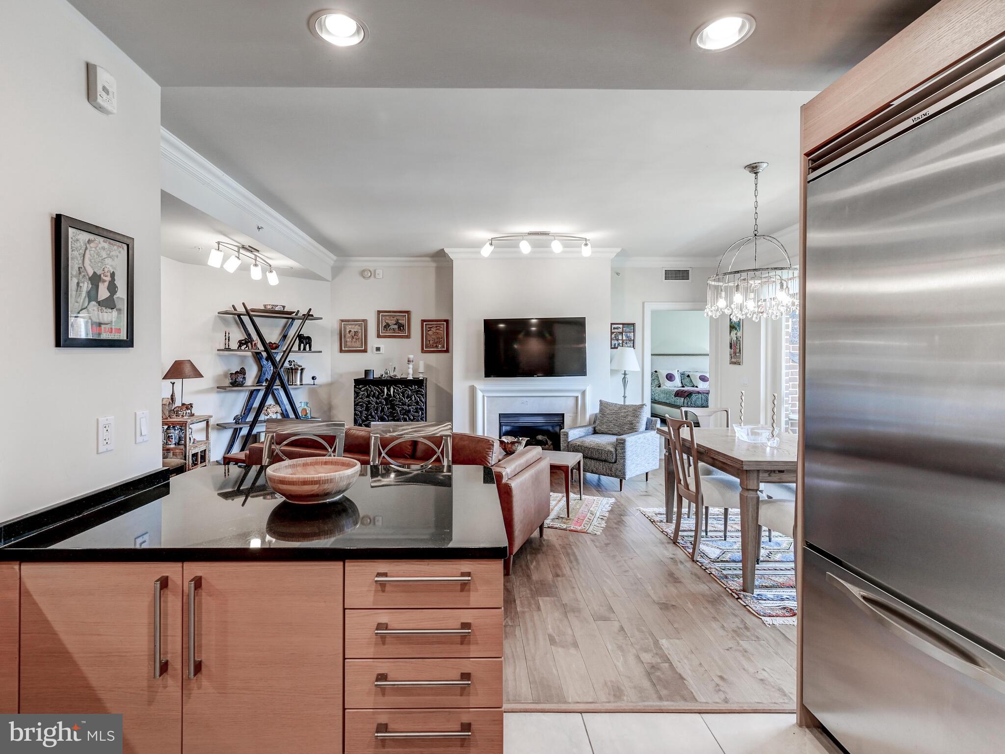 THE RITZ-CARLTON RESIDENCES - Residential