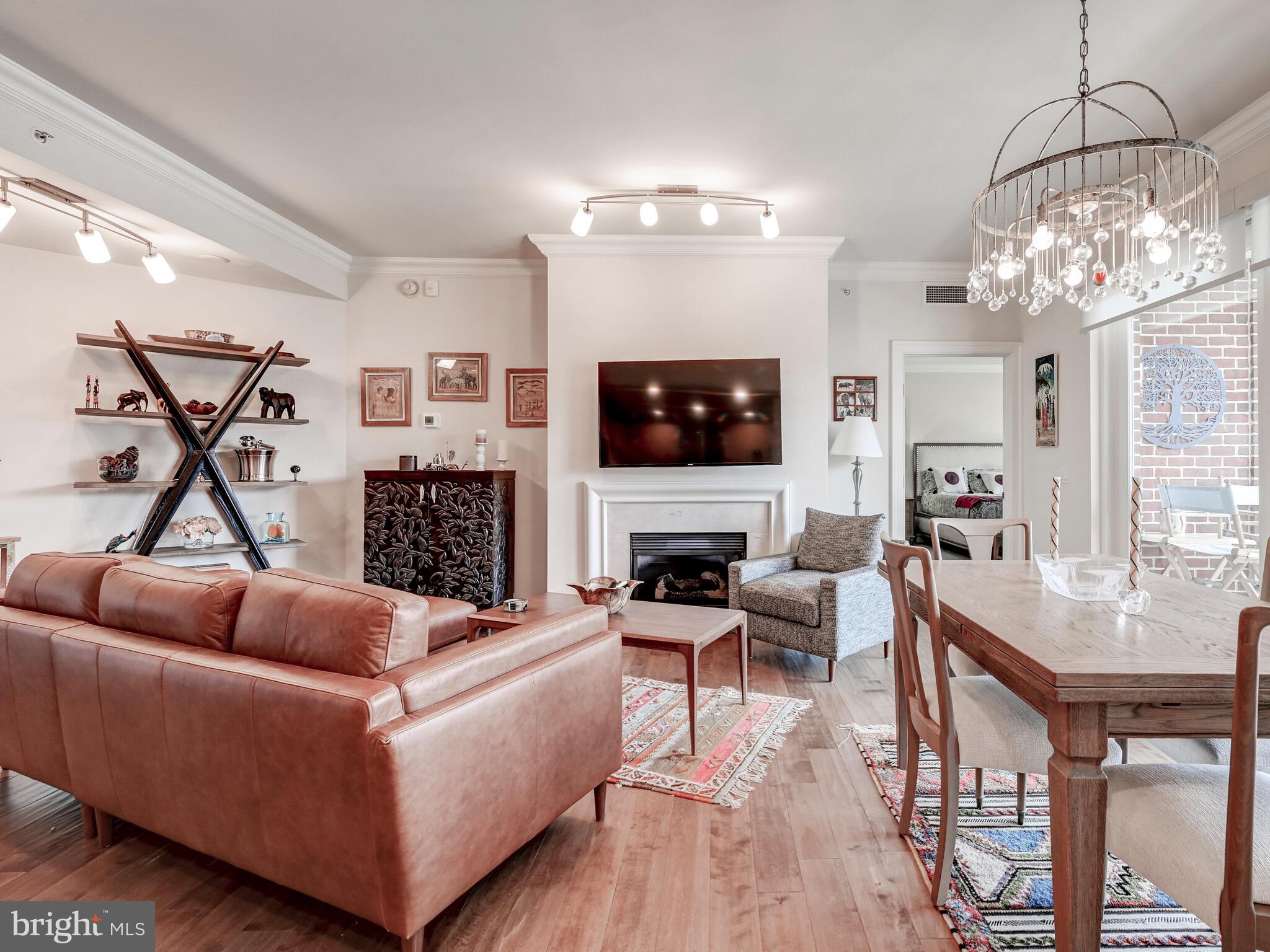 THE RITZ-CARLTON RESIDENCES - Residential