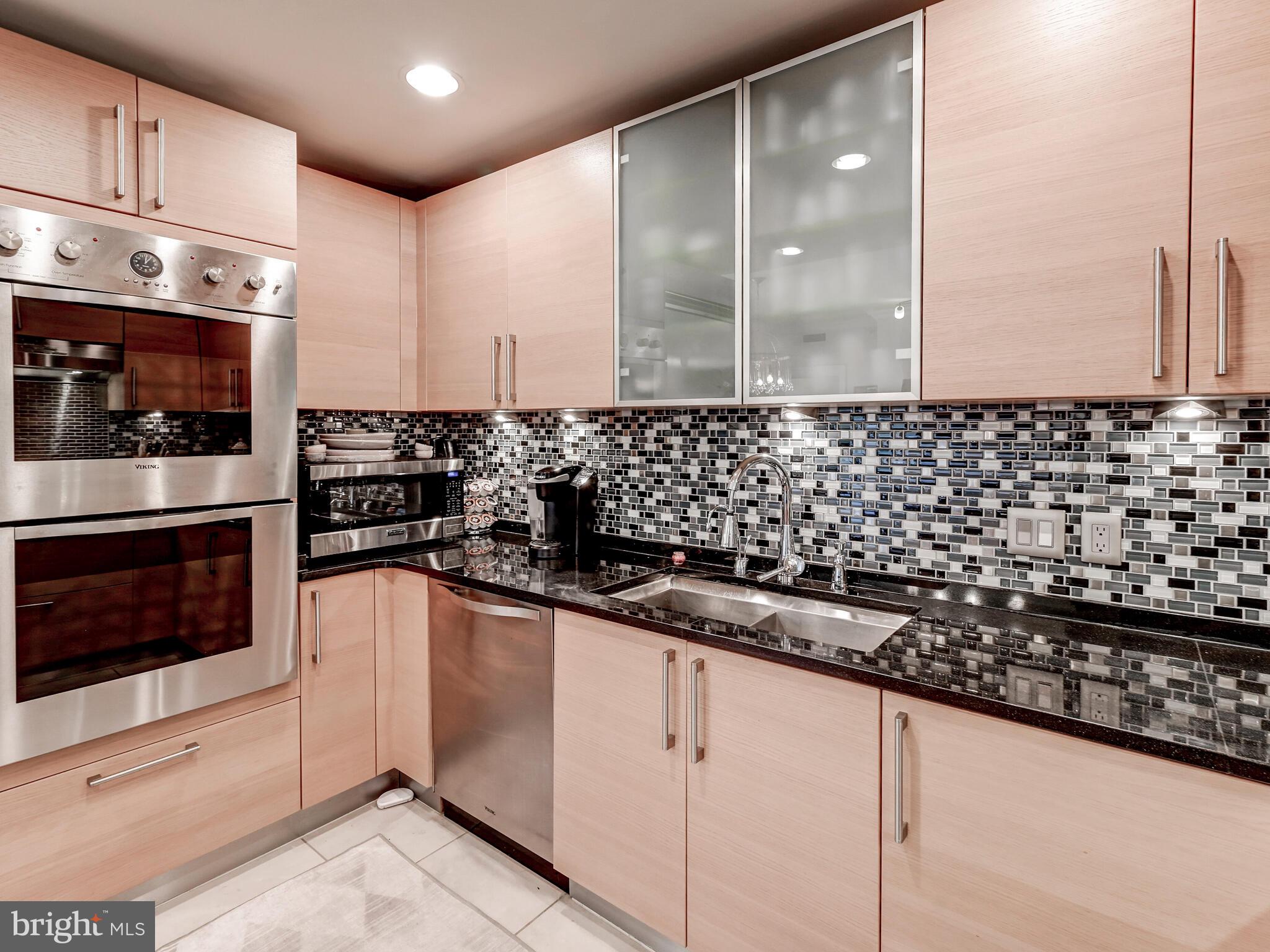 THE RITZ-CARLTON RESIDENCES - Residential