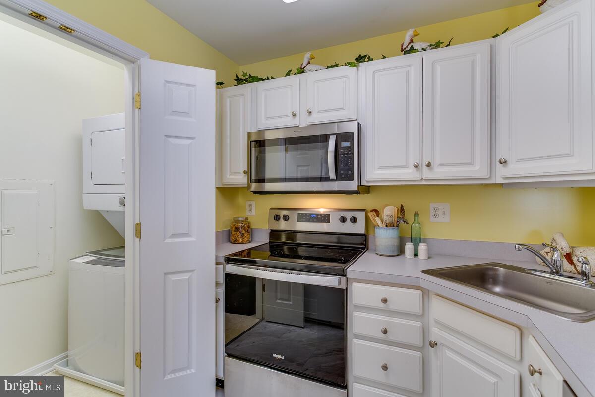 WINIFRED MANOR - Residential