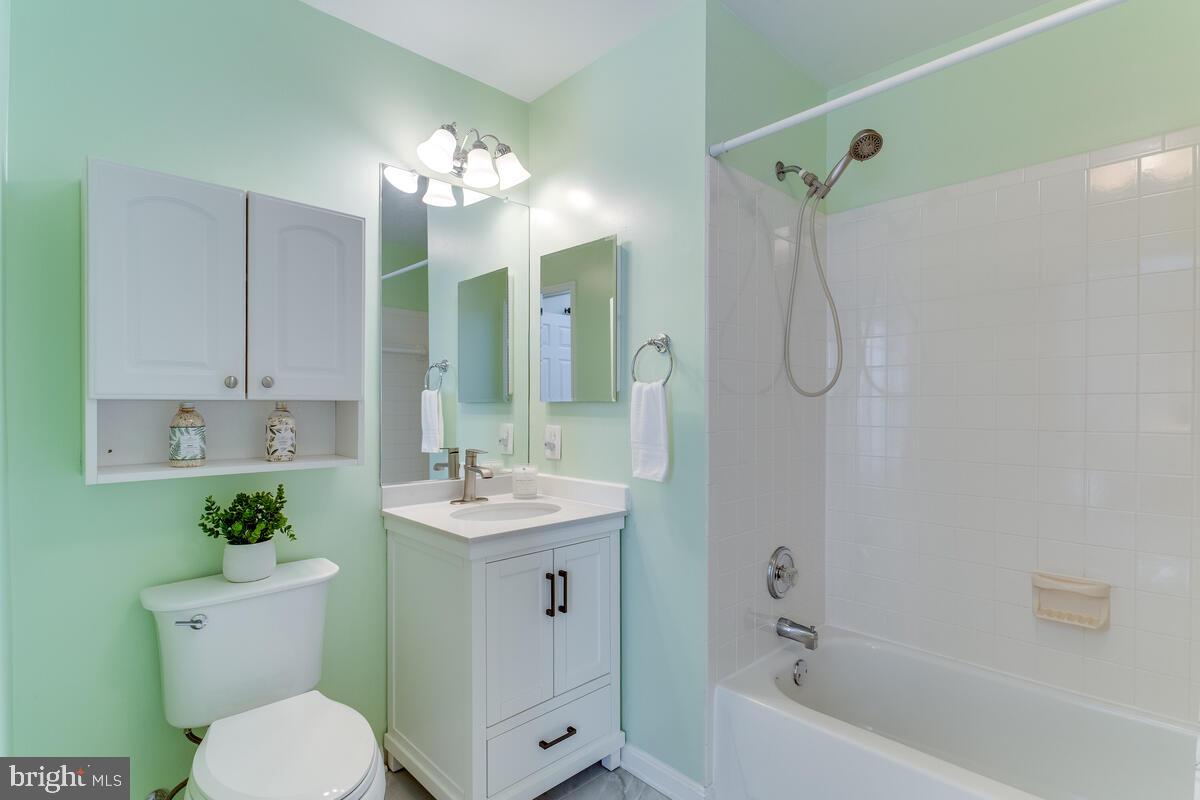 WINIFRED MANOR - Residential