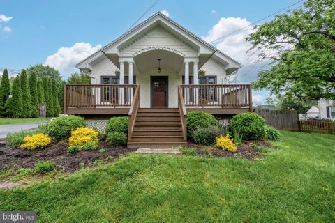 209 IRONSTONE RIDGE ROAD LANCASTER PA 17603