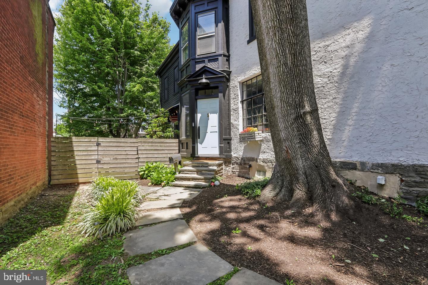 135 W MOUNT PLEASANT AVENUE
