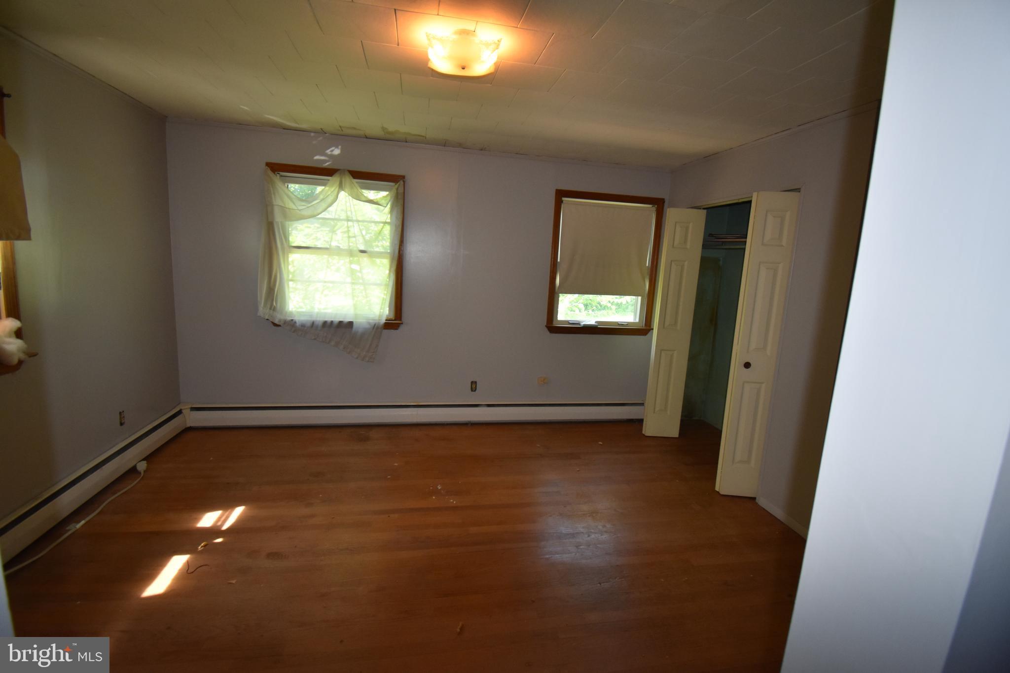 MIDDLE RIVER - Residential