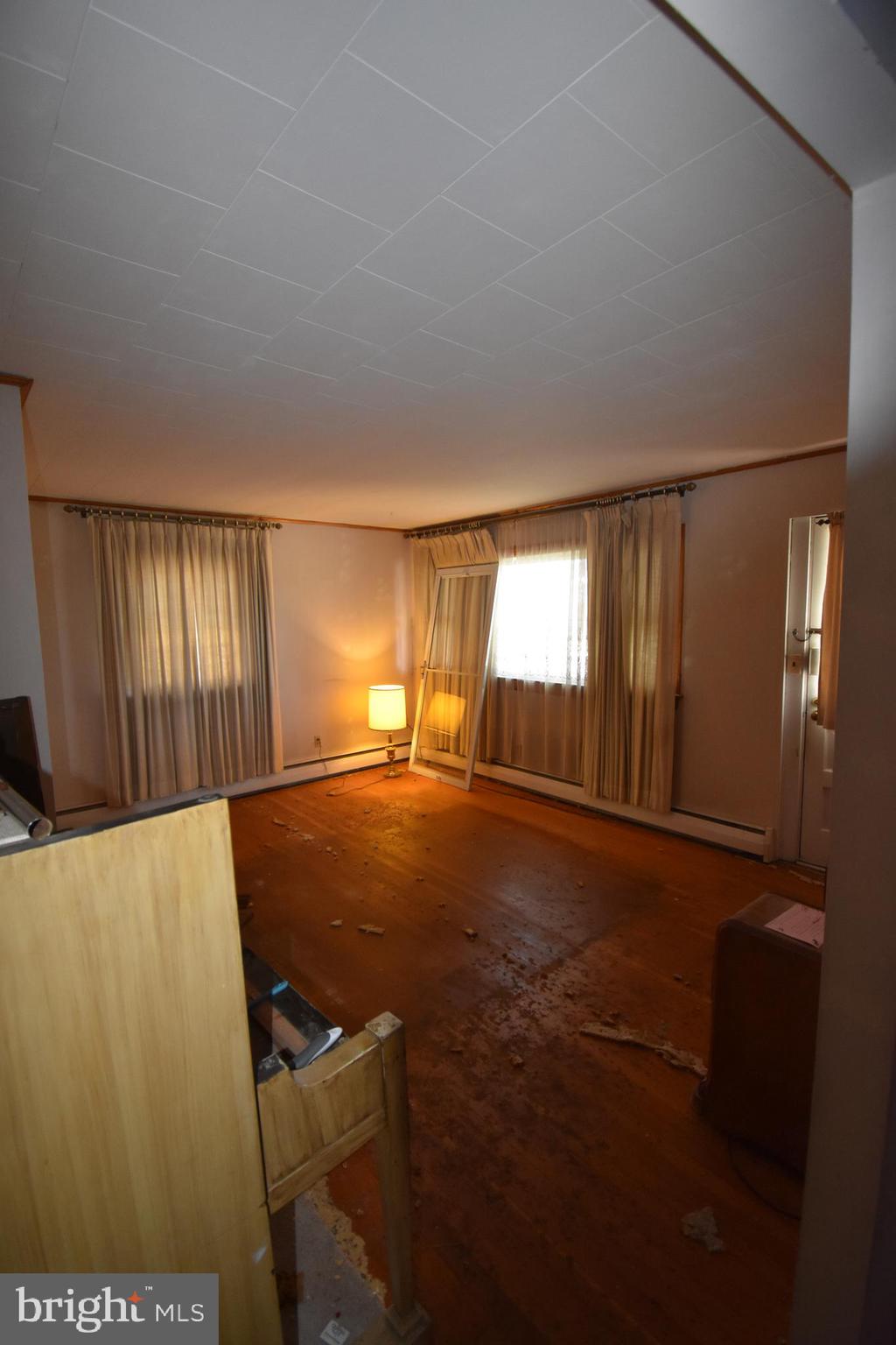 MIDDLE RIVER - Residential