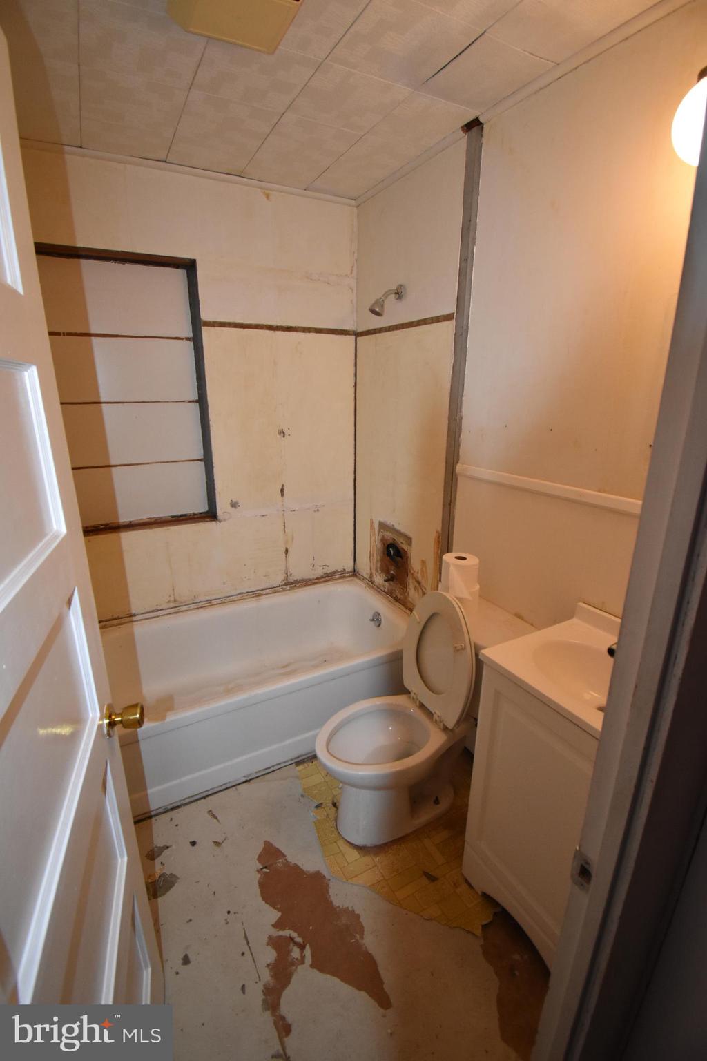 MIDDLE RIVER - Residential