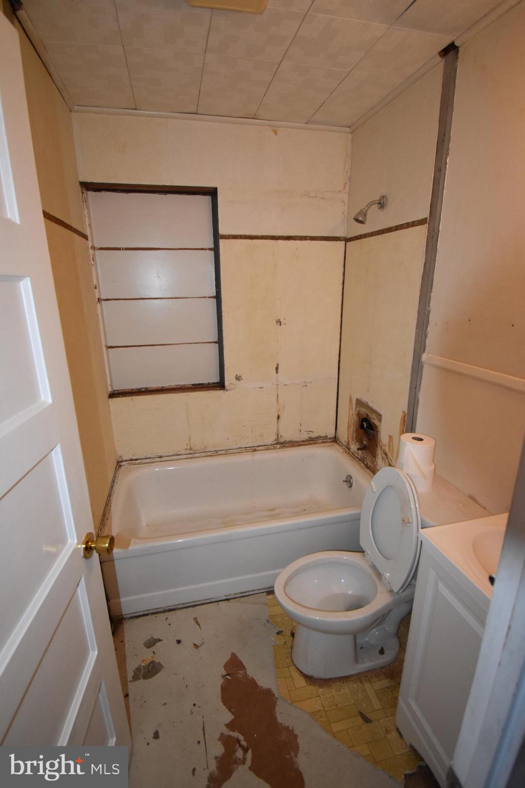 MIDDLE RIVER - Residential