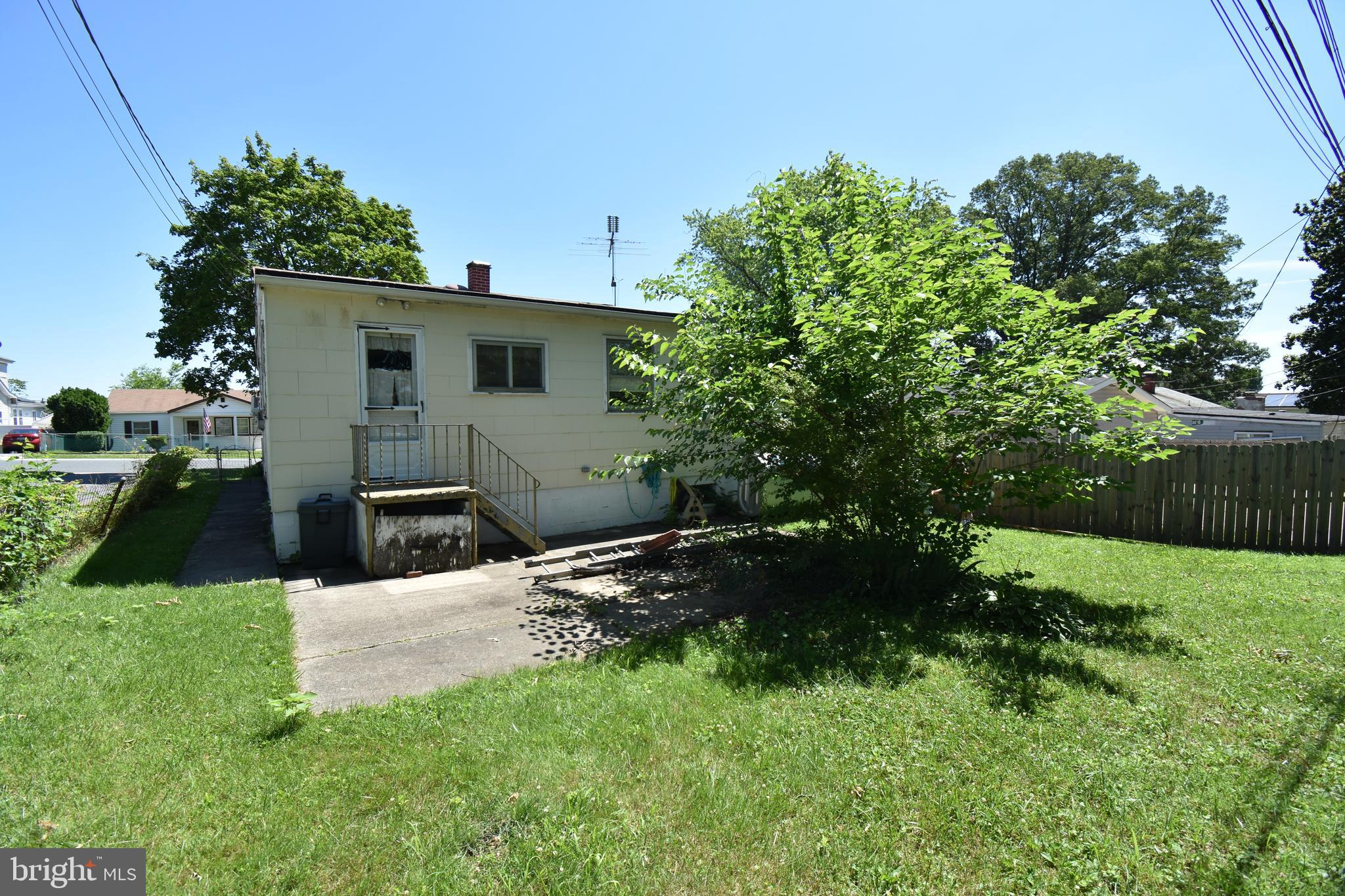 MIDDLE RIVER - Residential