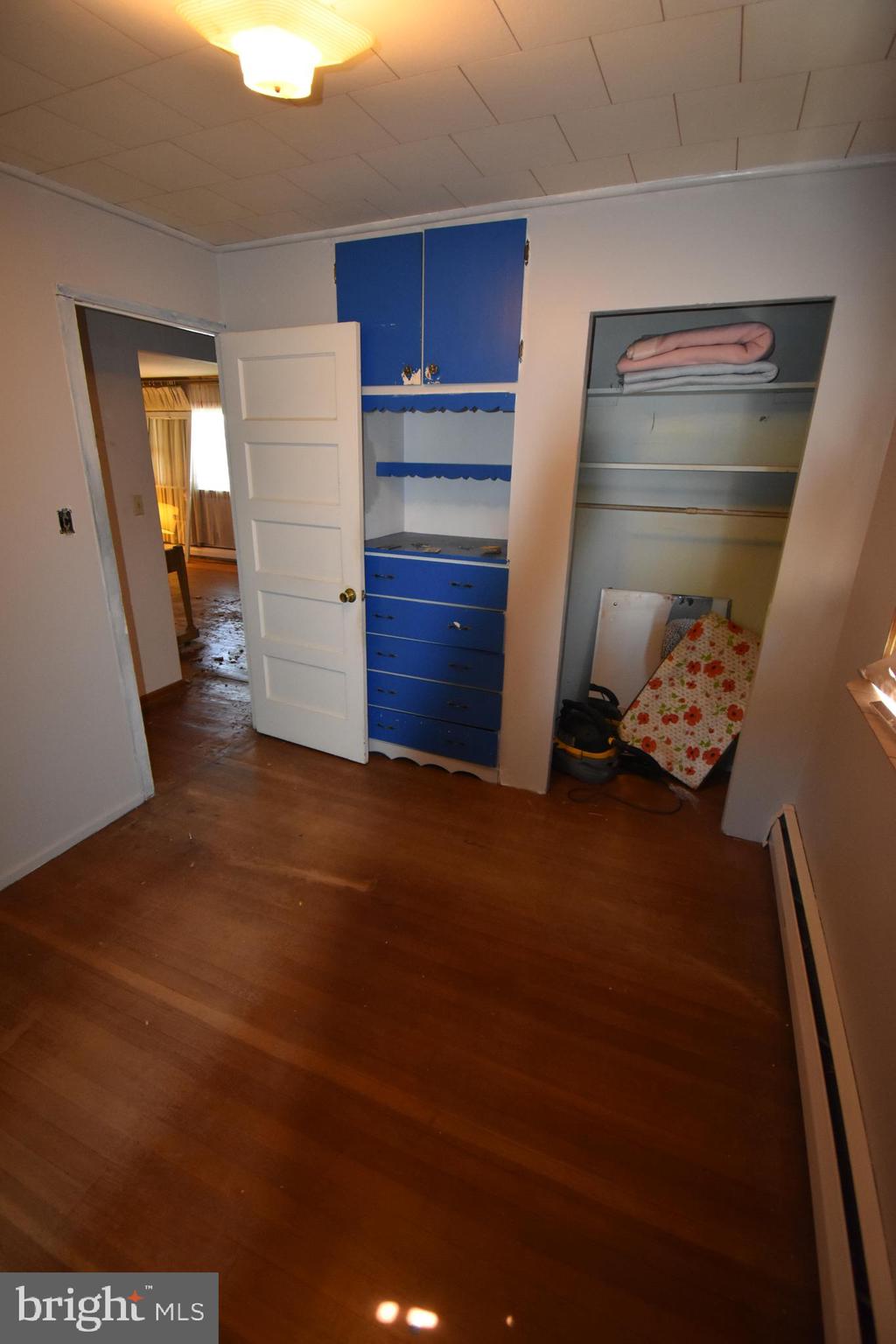 MIDDLE RIVER - Residential