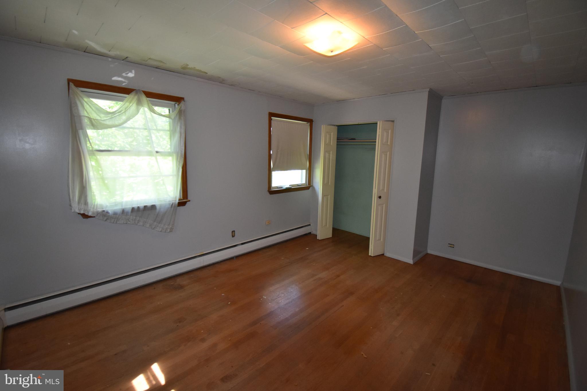 MIDDLE RIVER - Residential