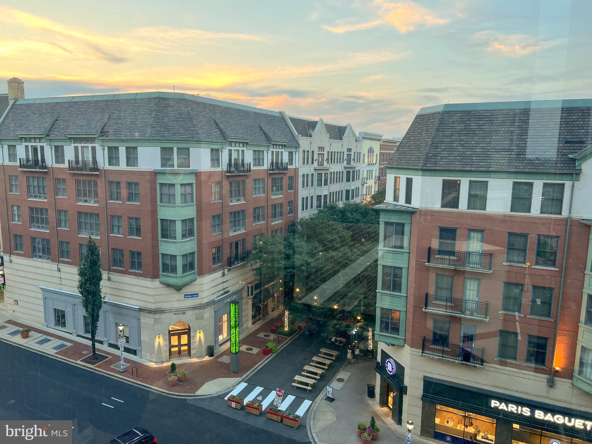 THE VICTORIA CODM - Residential