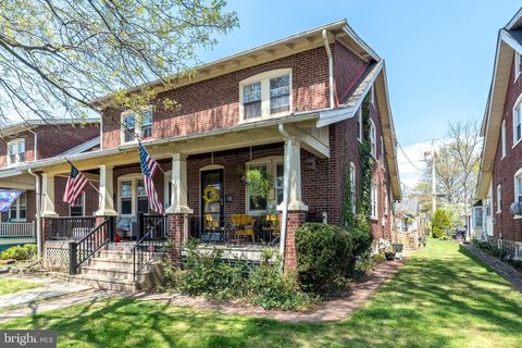 413 PERKIOMEN AVENUE LANSDALE PA 19446