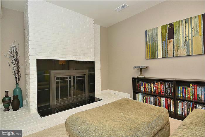 LORD FAIRFAX ESTATES - Residential