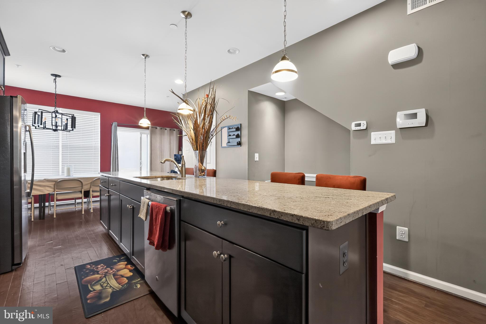 7210 SILVER THORN WAY