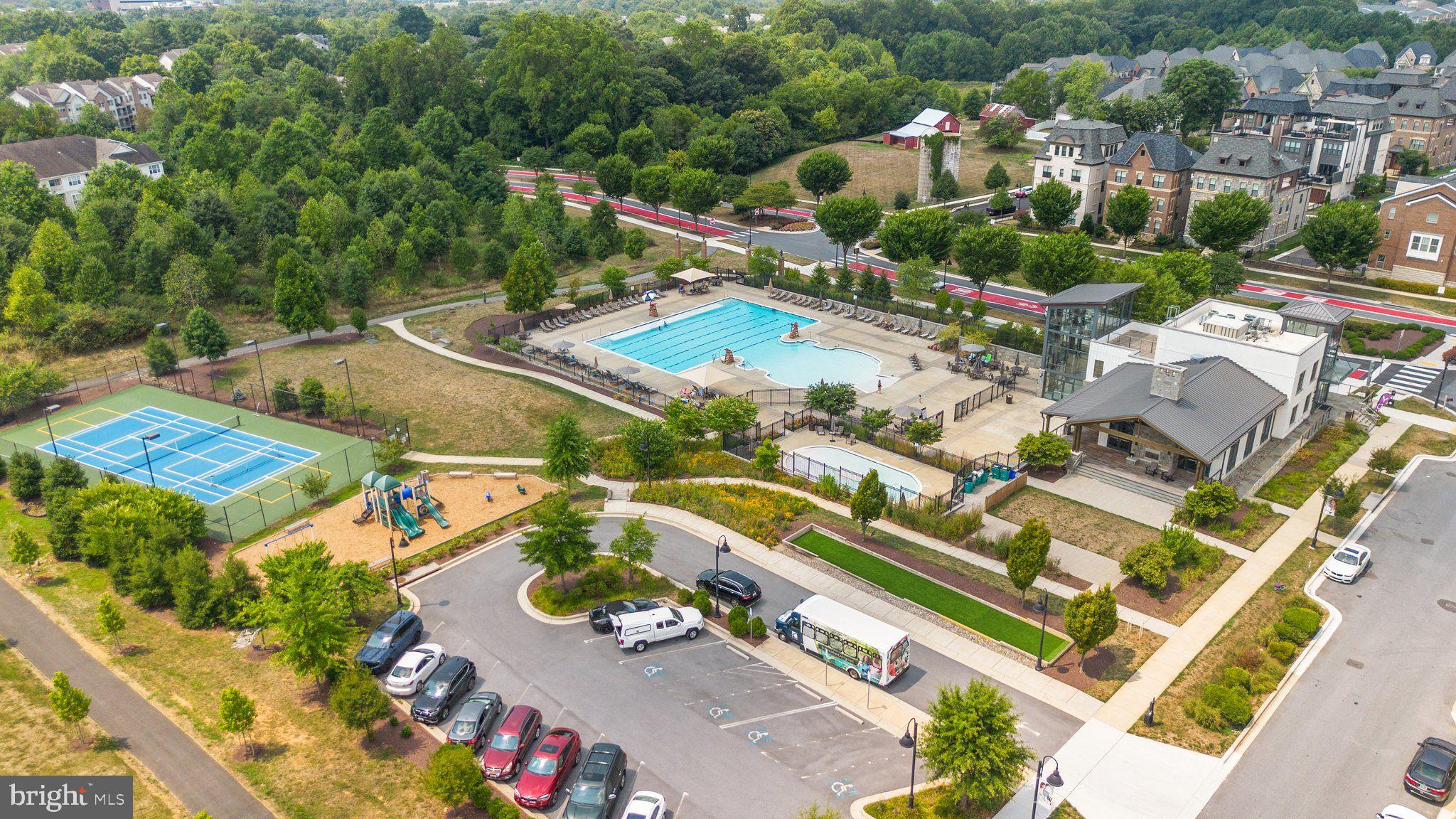 CROWN FARM - Residential