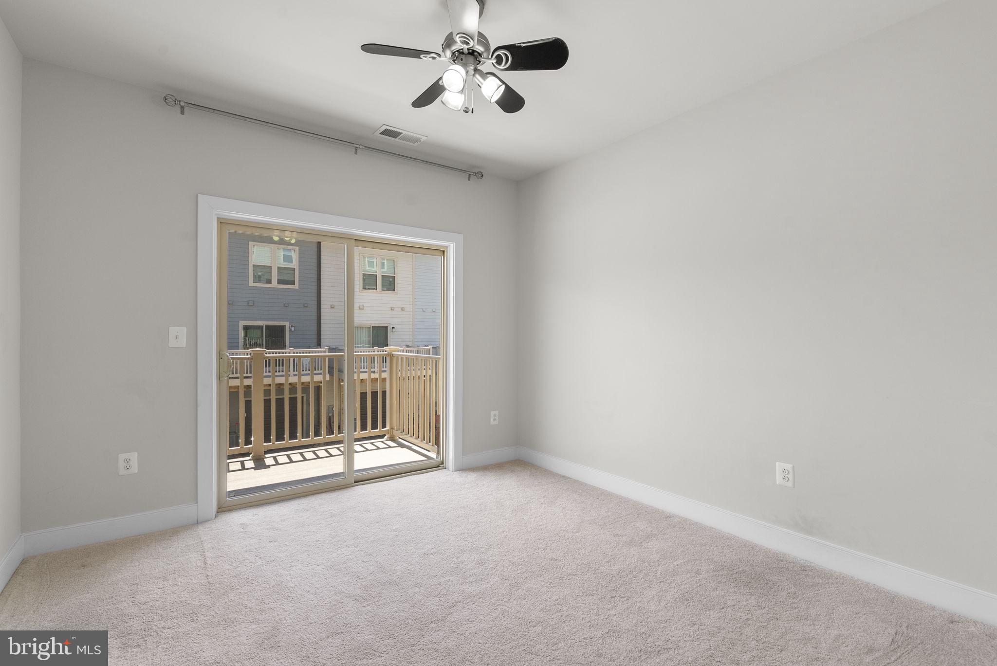 CROWN FARM - Residential