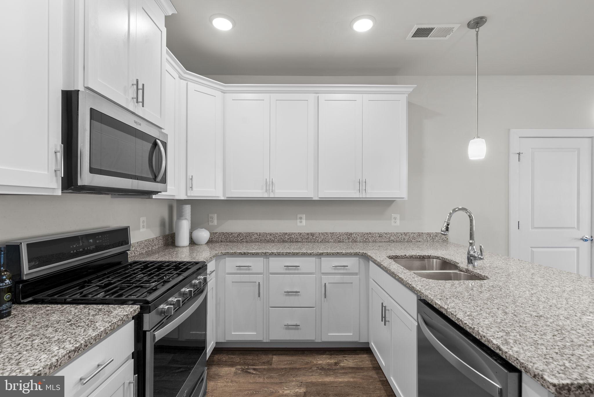 CROWN FARM - Residential