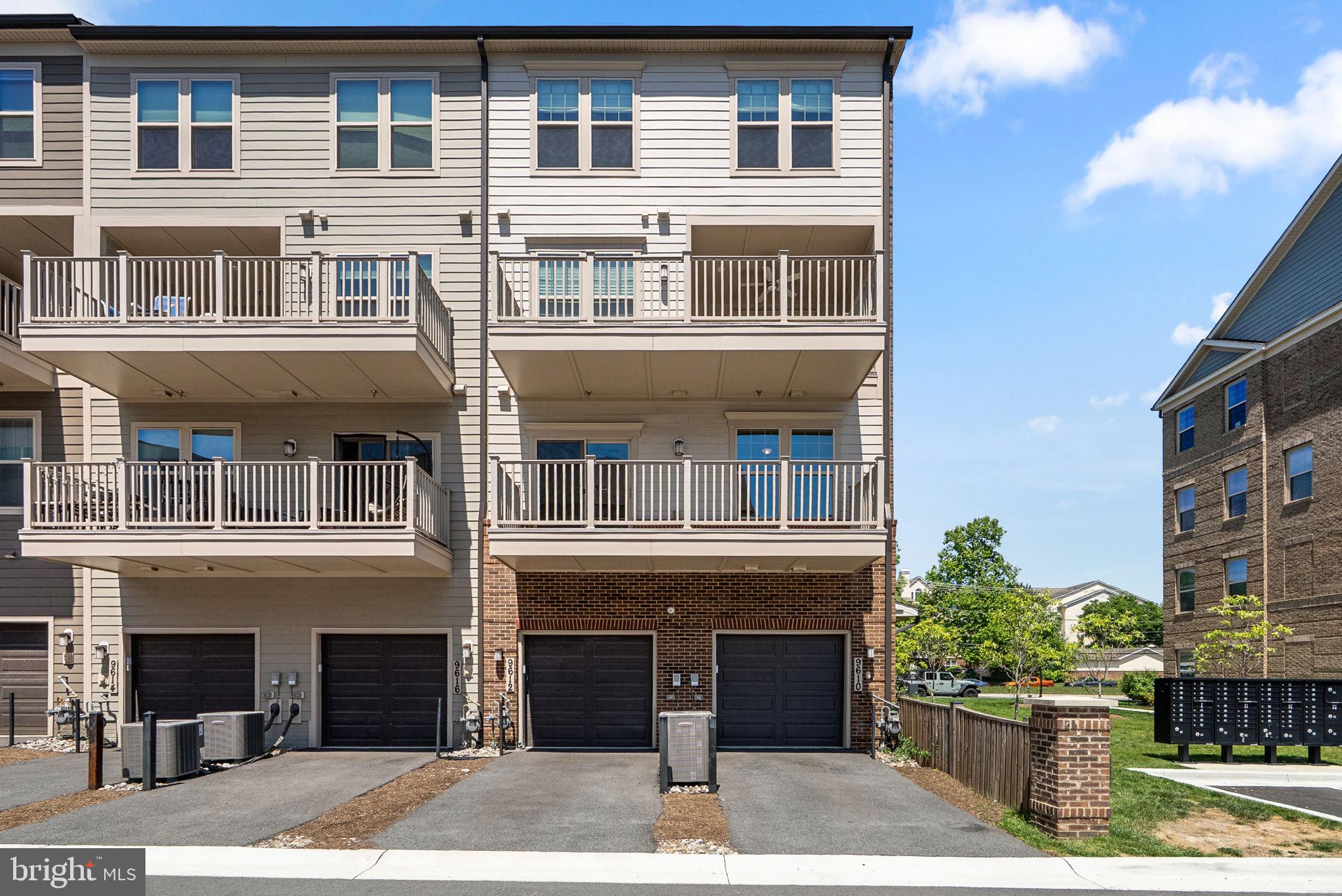 CROWN FARM - Residential