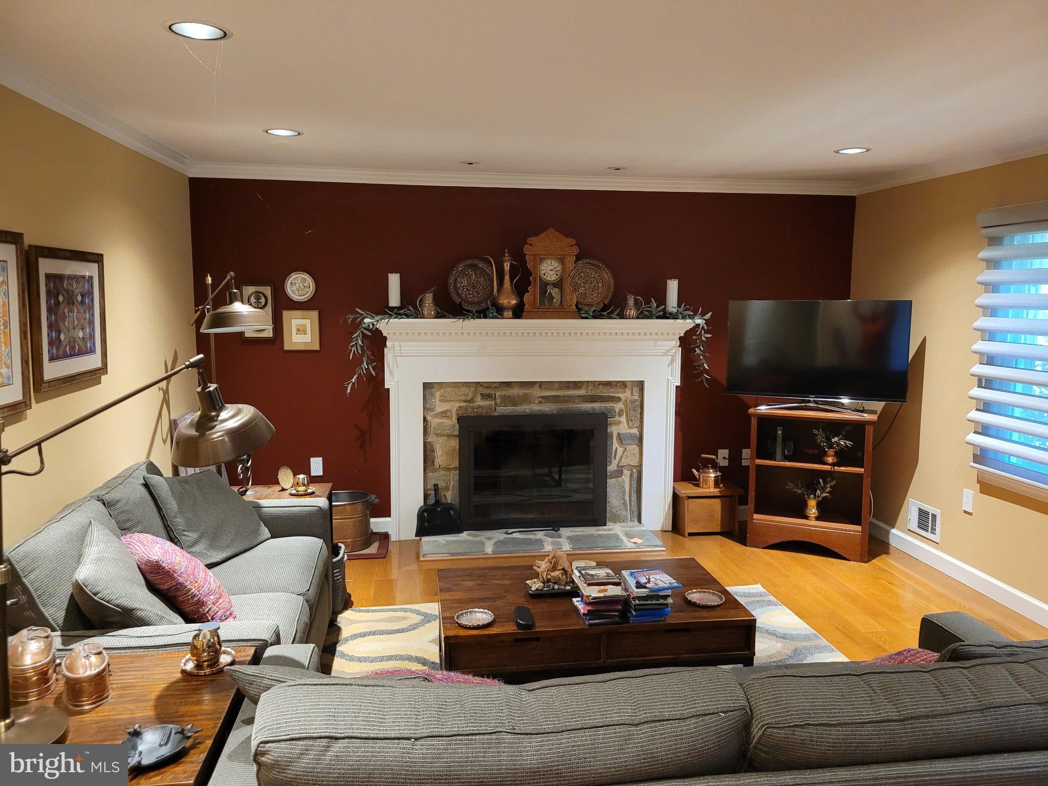 1901 GRAYSLAKE DRIVE