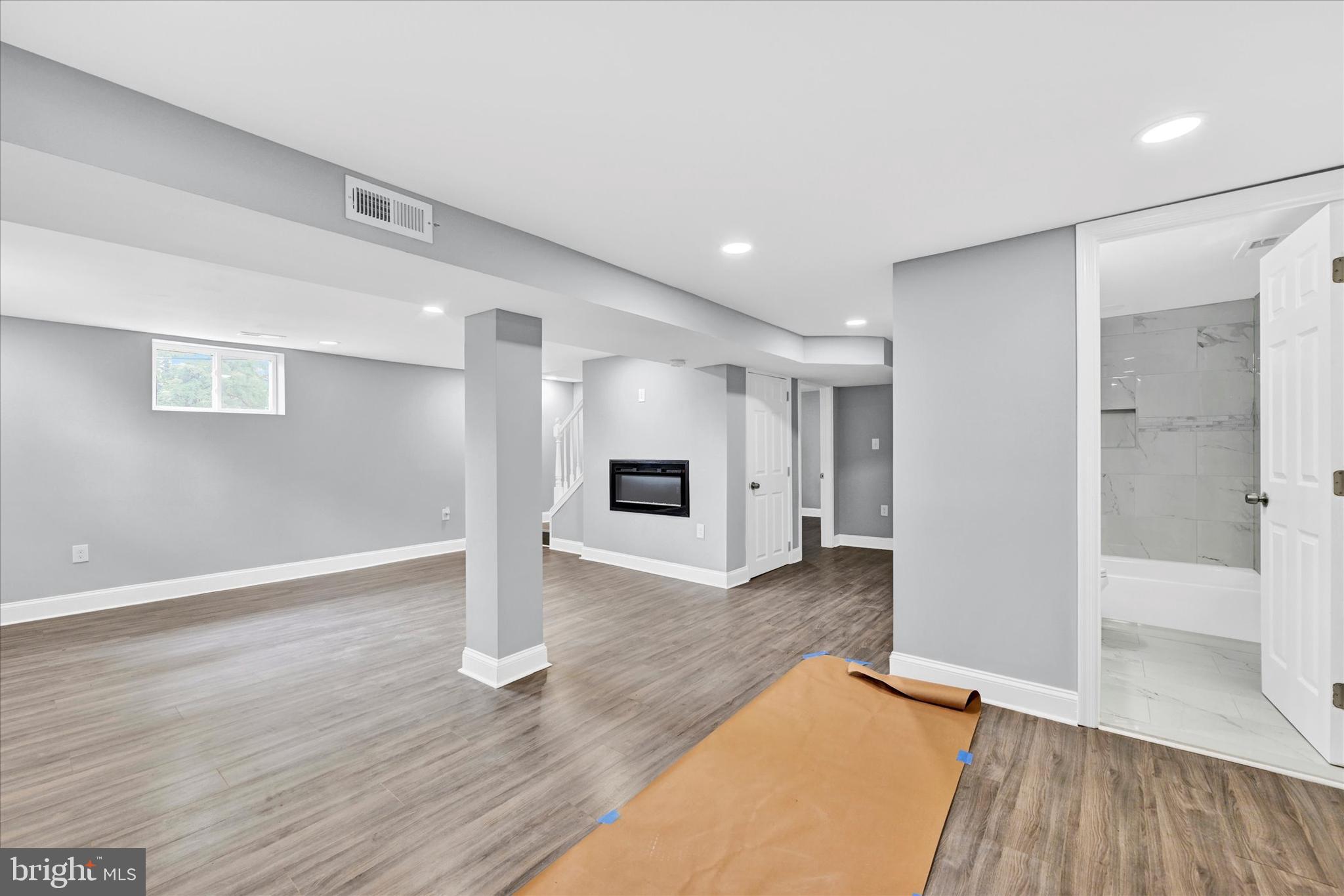 WOODLAWN - Residential