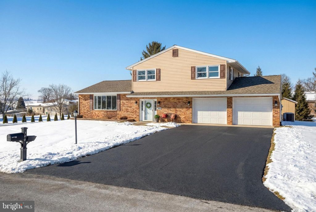 Photo of 300 Widders Dr, MECHANICSBURG, PA 17055 (MLS # PACB2050602)