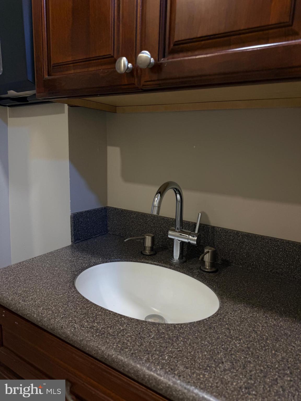 LOWER MOYAMENSING - Commercial Sale