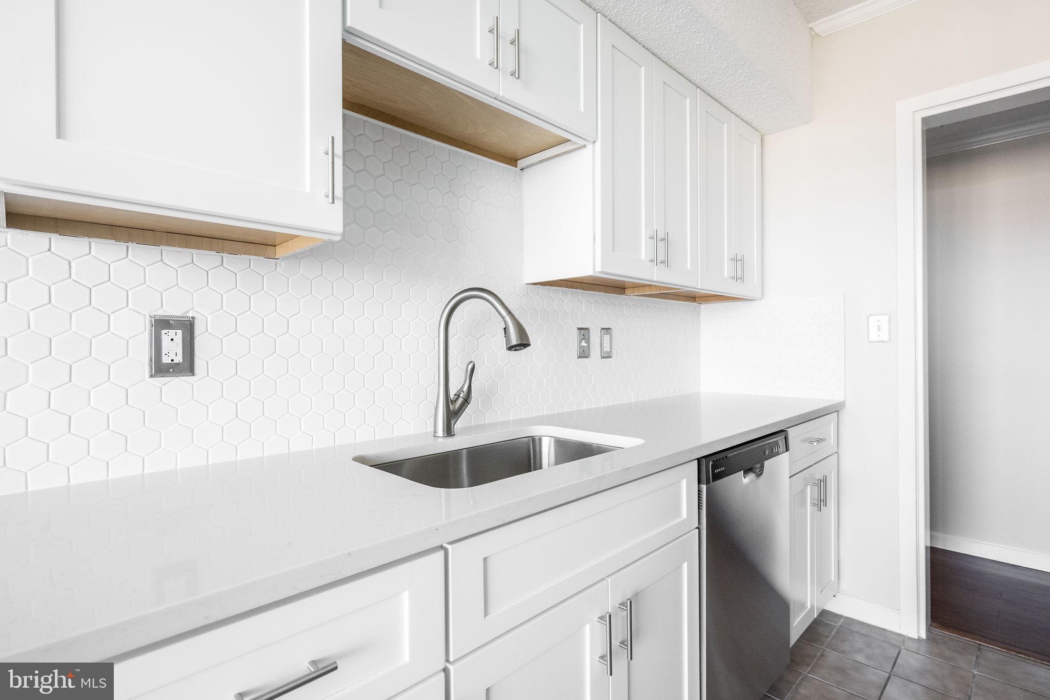 SKYLINE SQUARE CONDO - Residential Lease