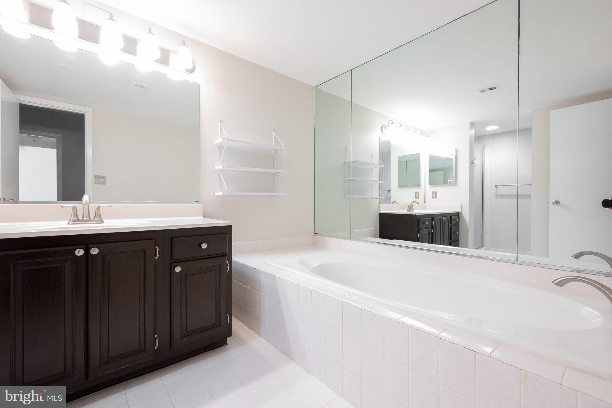 SKYLINE SQUARE CONDO - Residential Lease