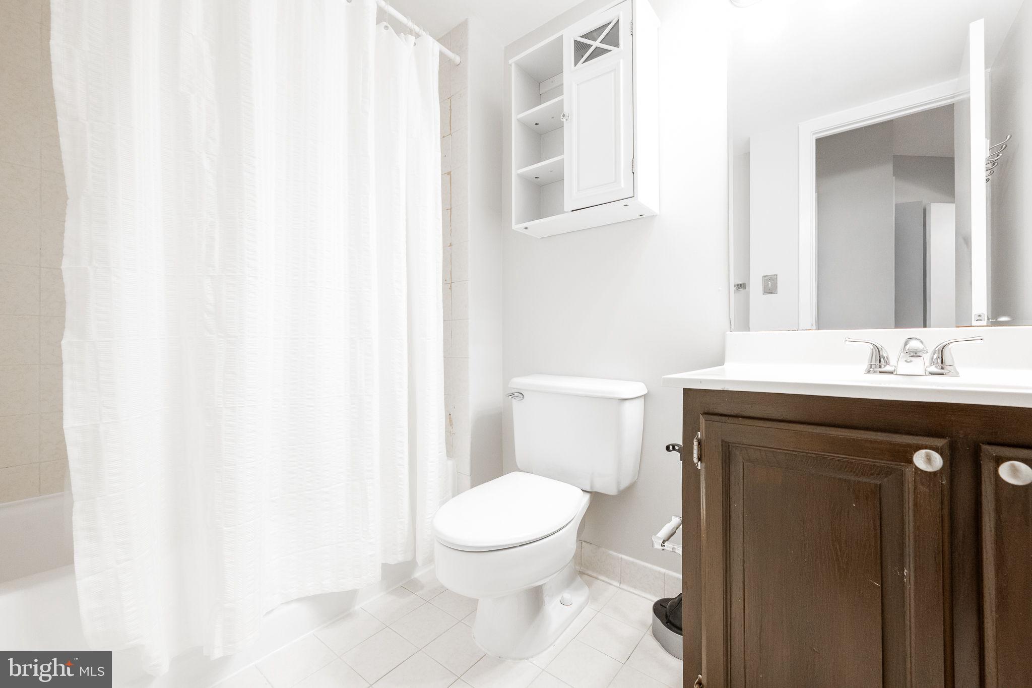 SKYLINE SQUARE CONDO - Residential Lease