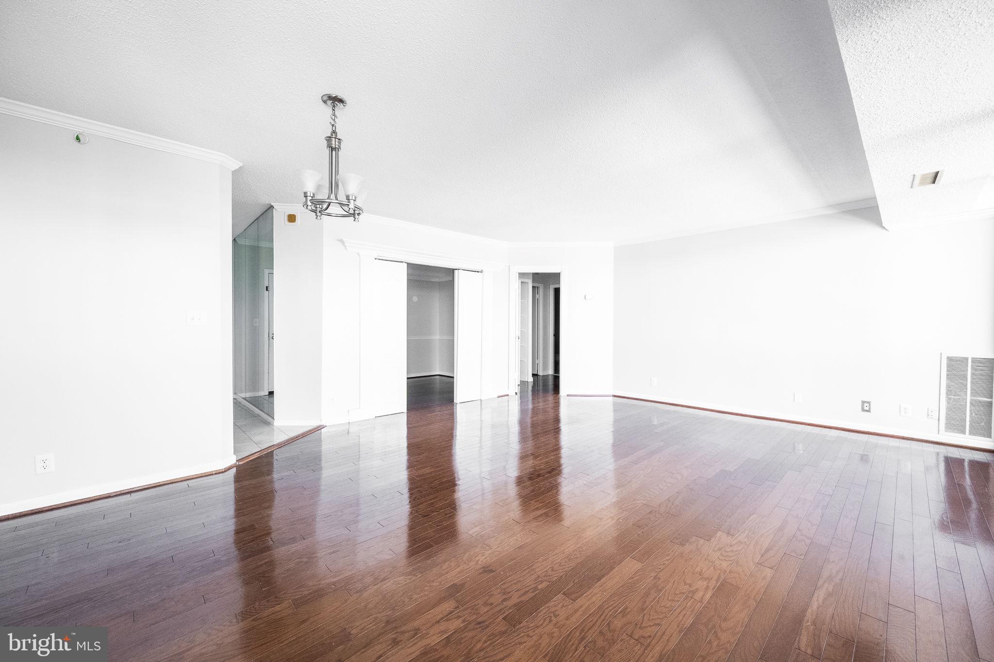 SKYLINE SQUARE CONDO - Residential Lease