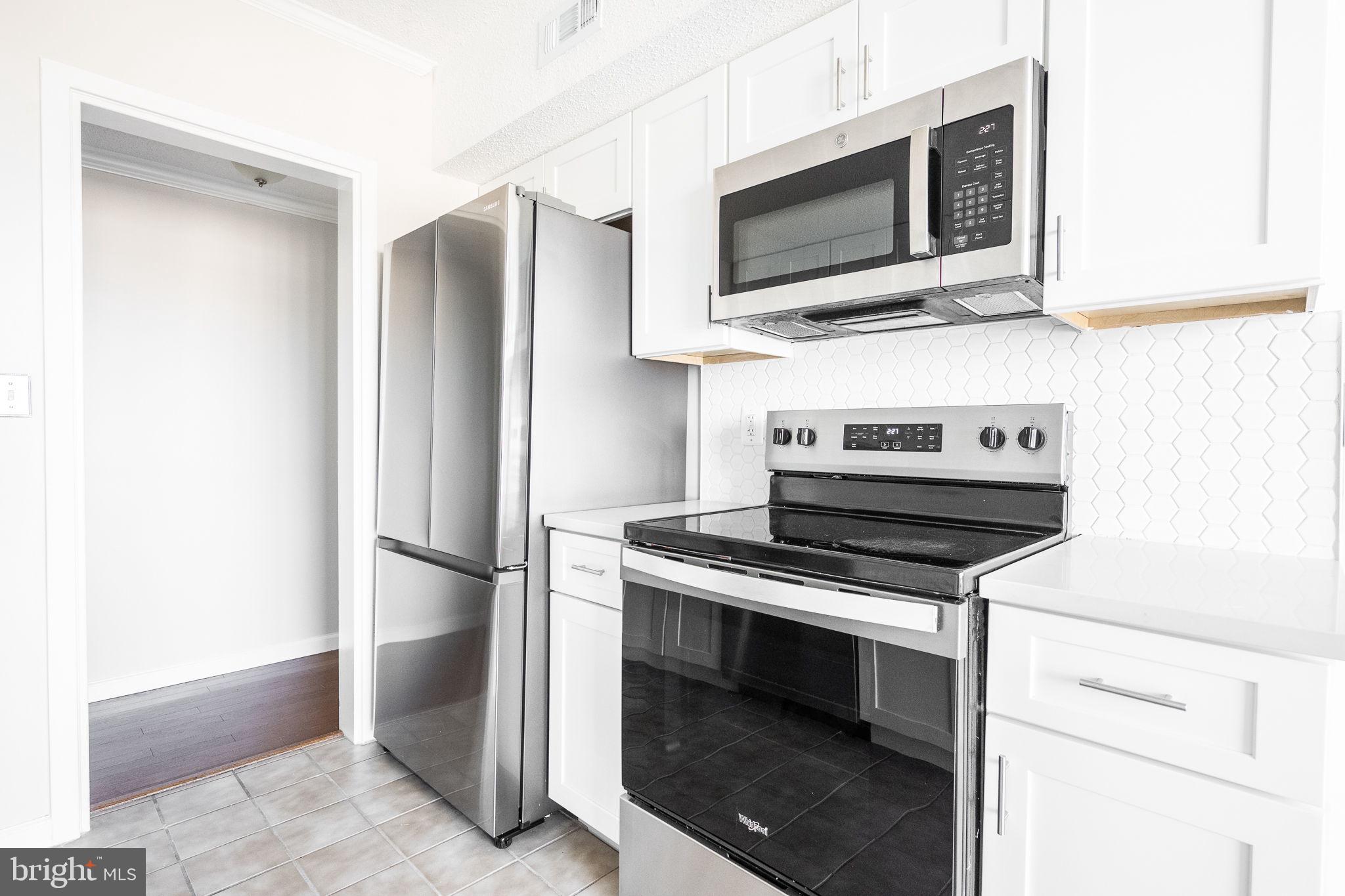 SKYLINE SQUARE CONDO - Residential Lease