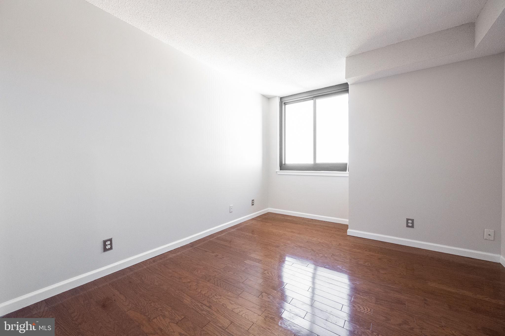 SKYLINE SQUARE CONDO - Residential Lease