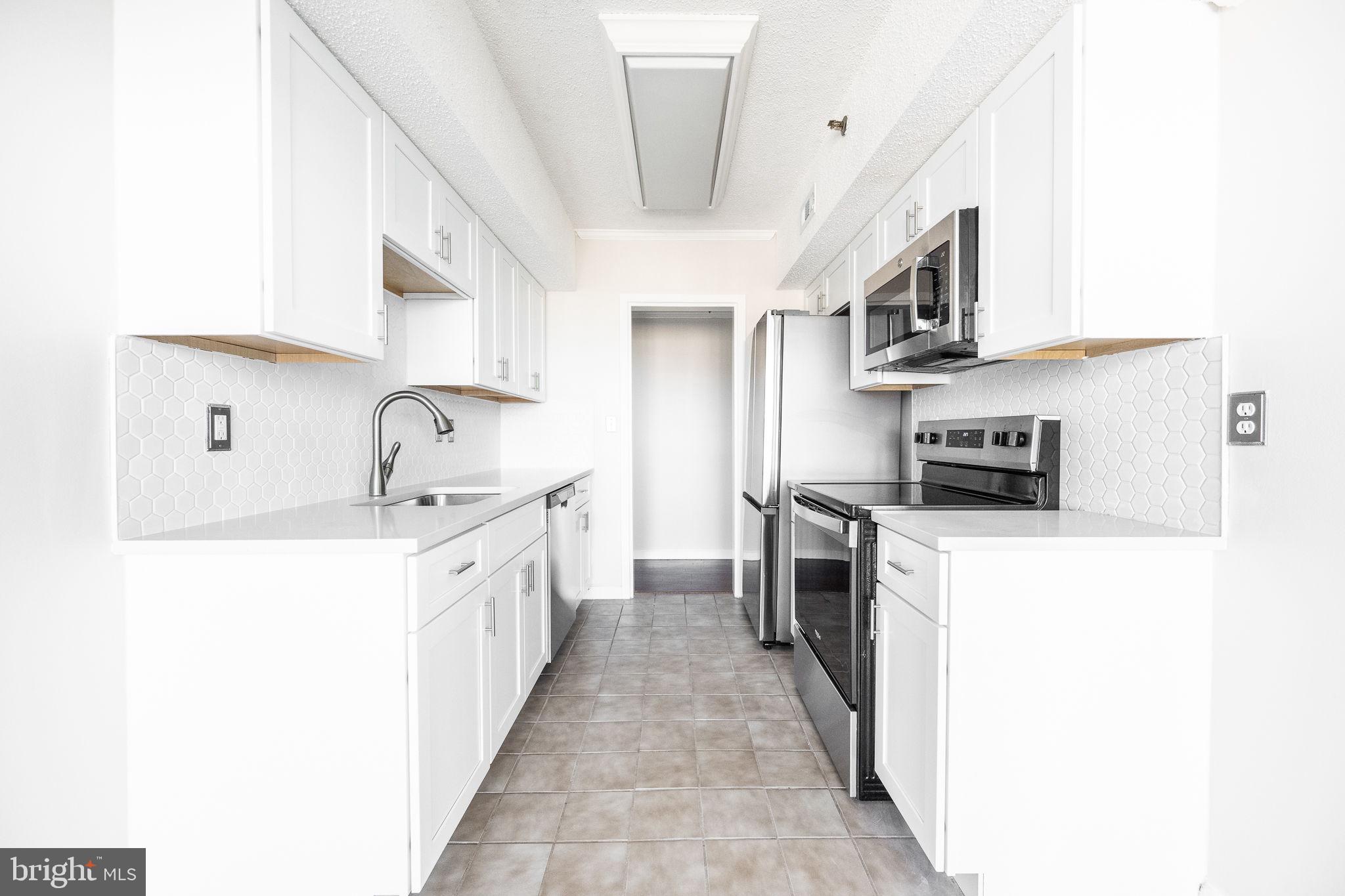 SKYLINE SQUARE CONDO - Residential Lease