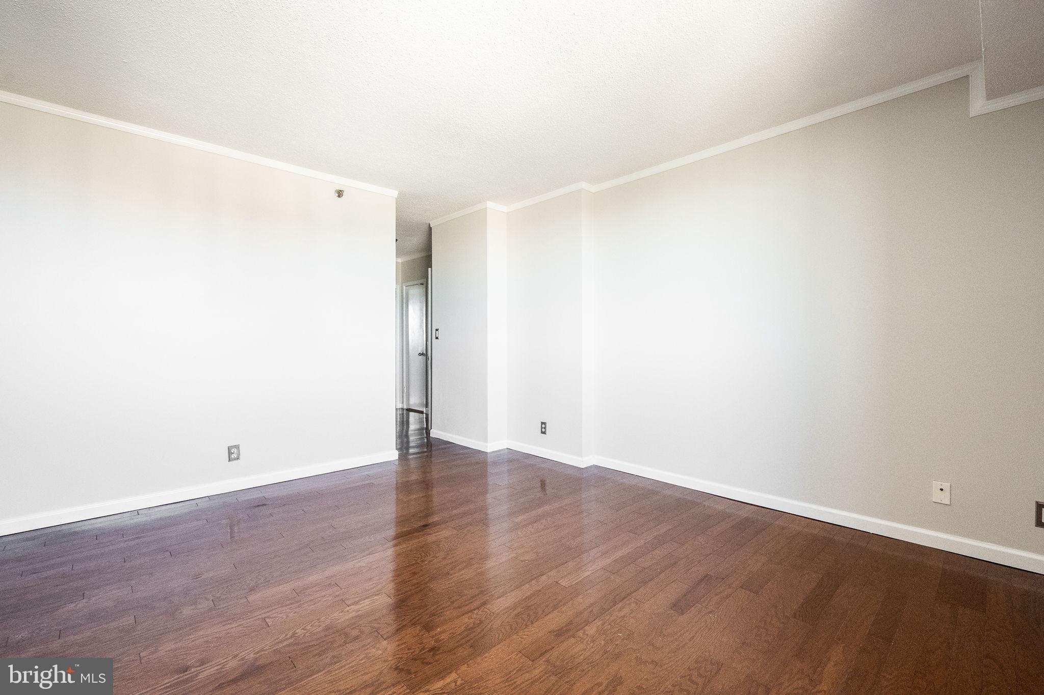 SKYLINE SQUARE CONDO - Residential Lease