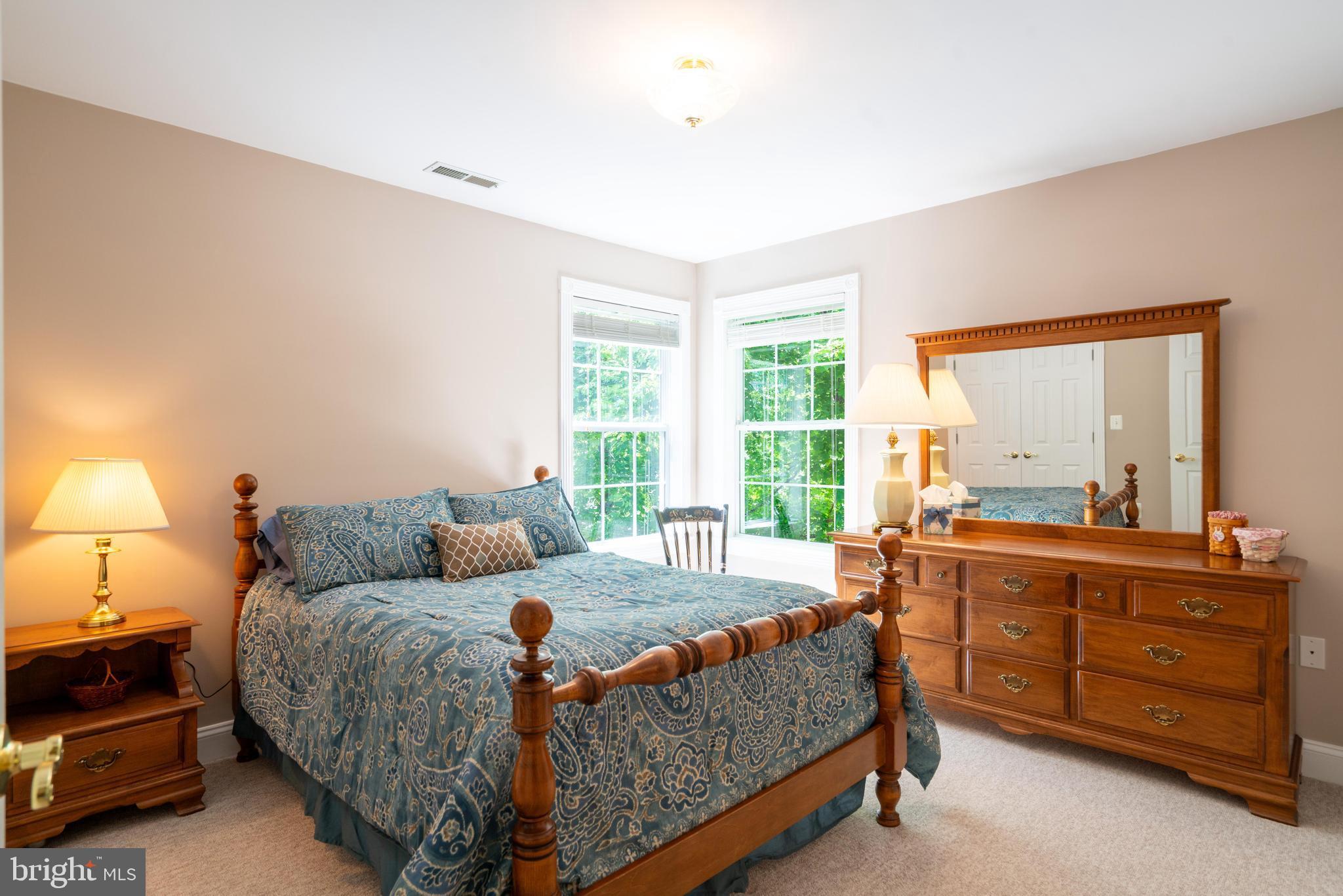 CLIVEDEN REACH - Residential