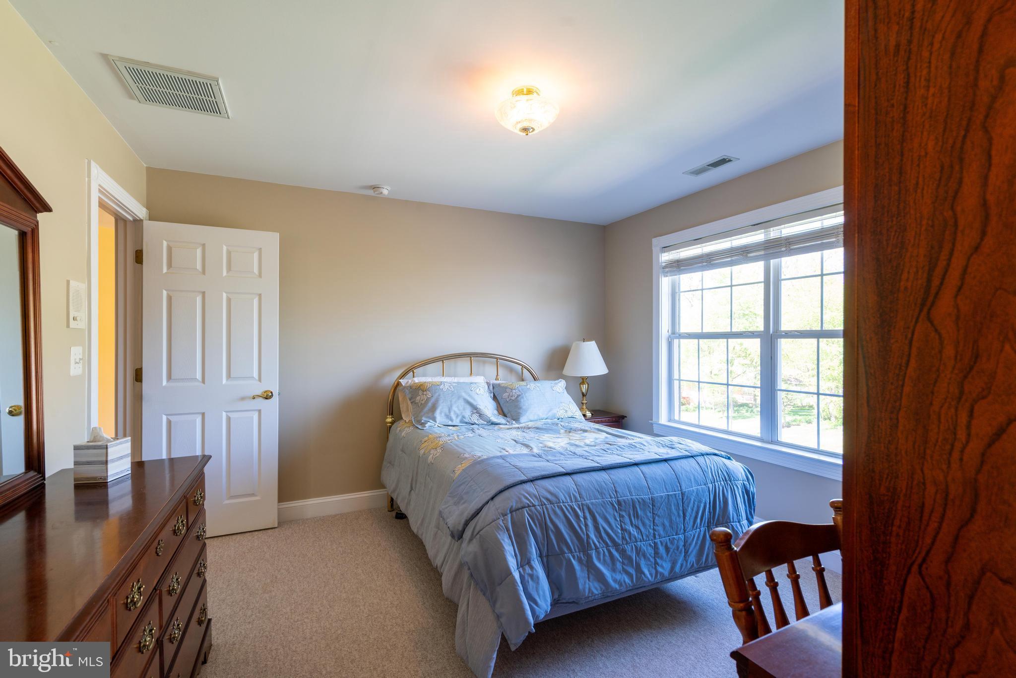 CLIVEDEN REACH - Residential