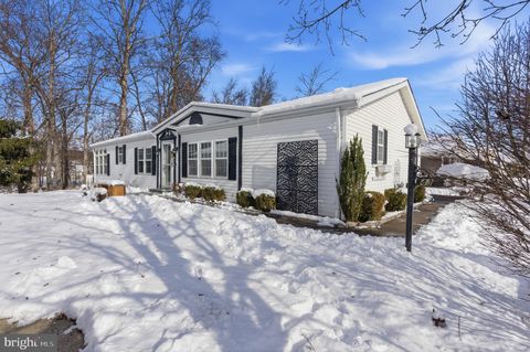 435 SPRING MEADOW CIRCLE NEW HOPE PA 18938