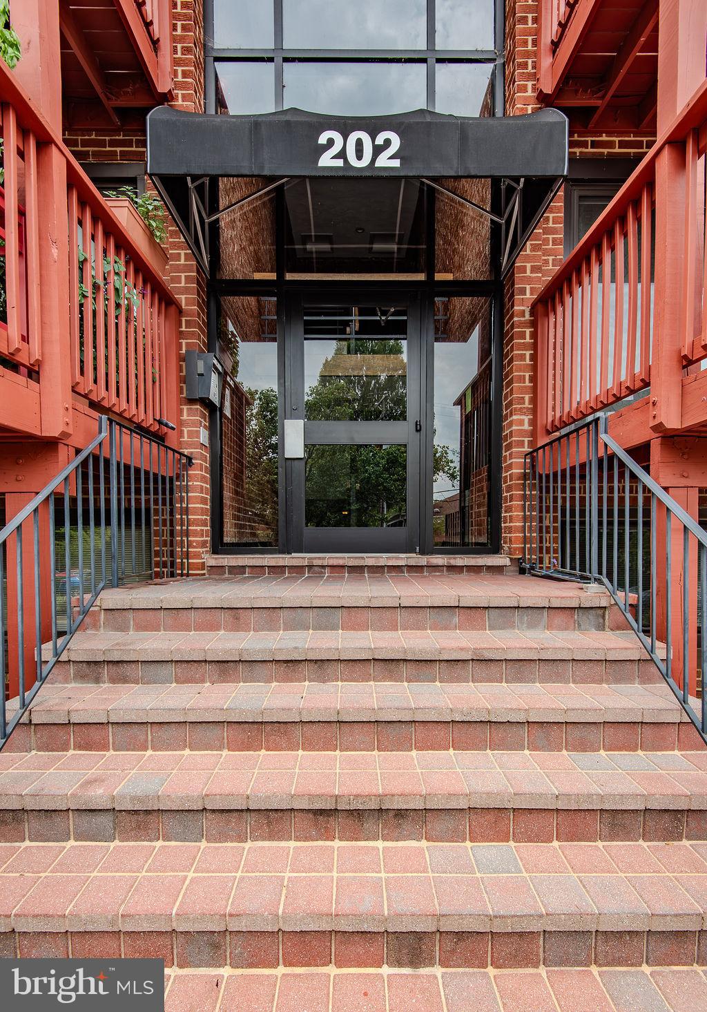 202 SKYHILL ROAD 8