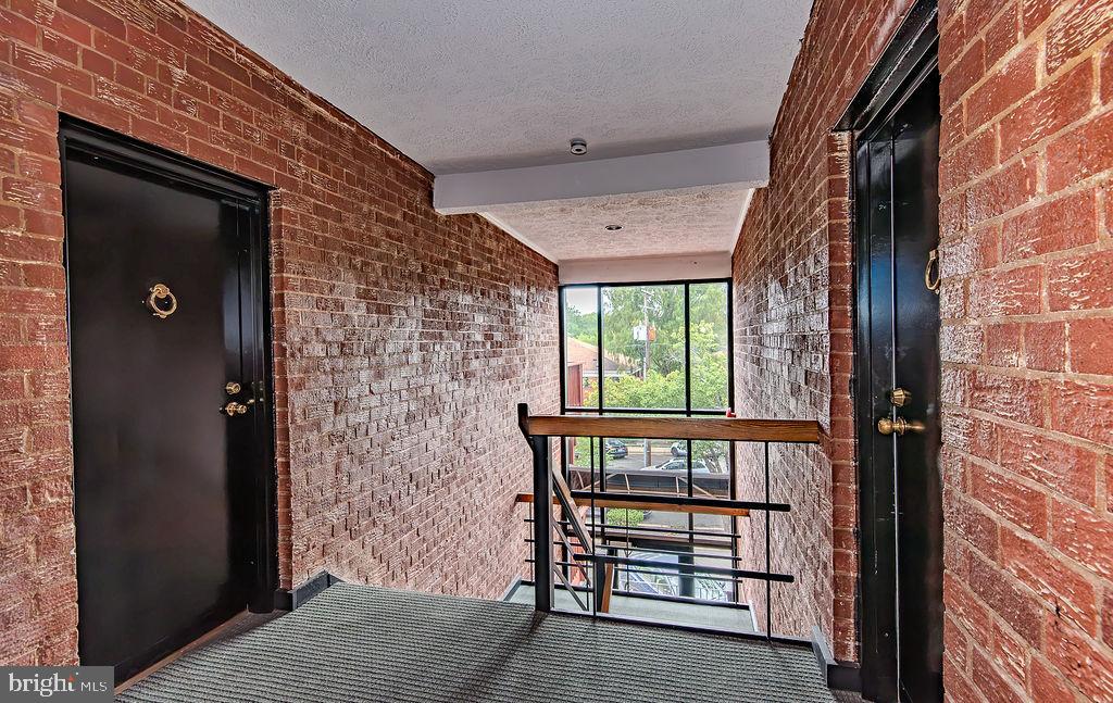 202 SKYHILL ROAD 8