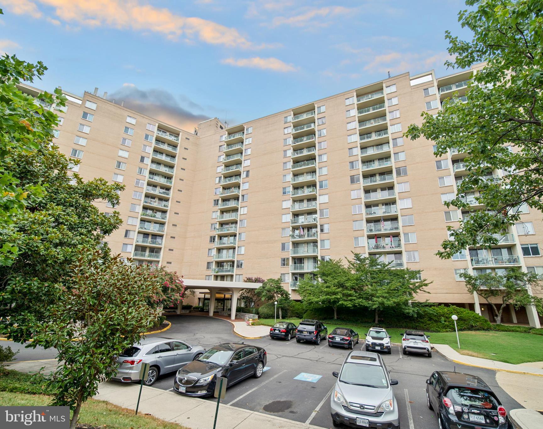501 SLATERS LANE 402