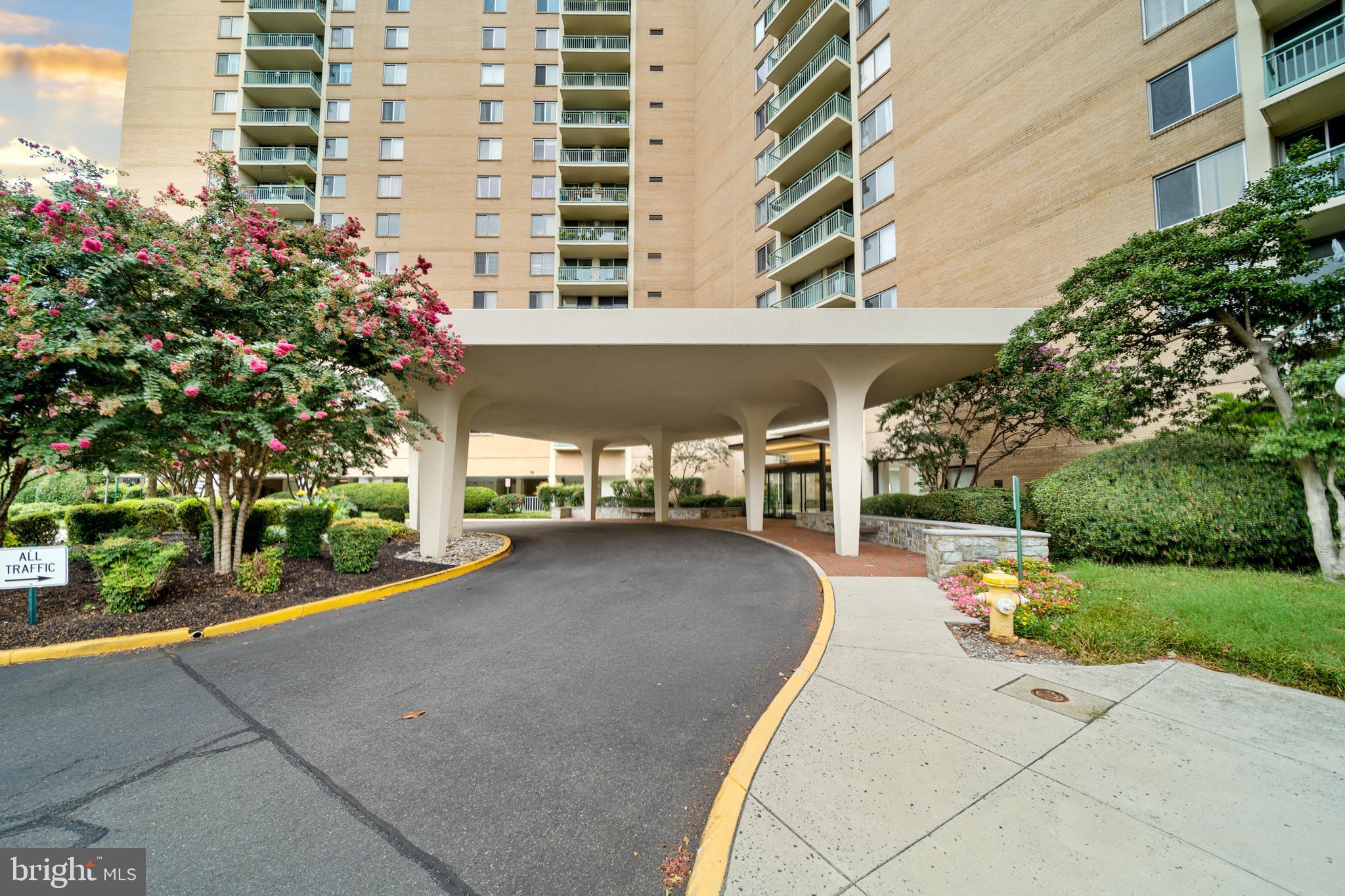 MARINA TOWERS - Residential