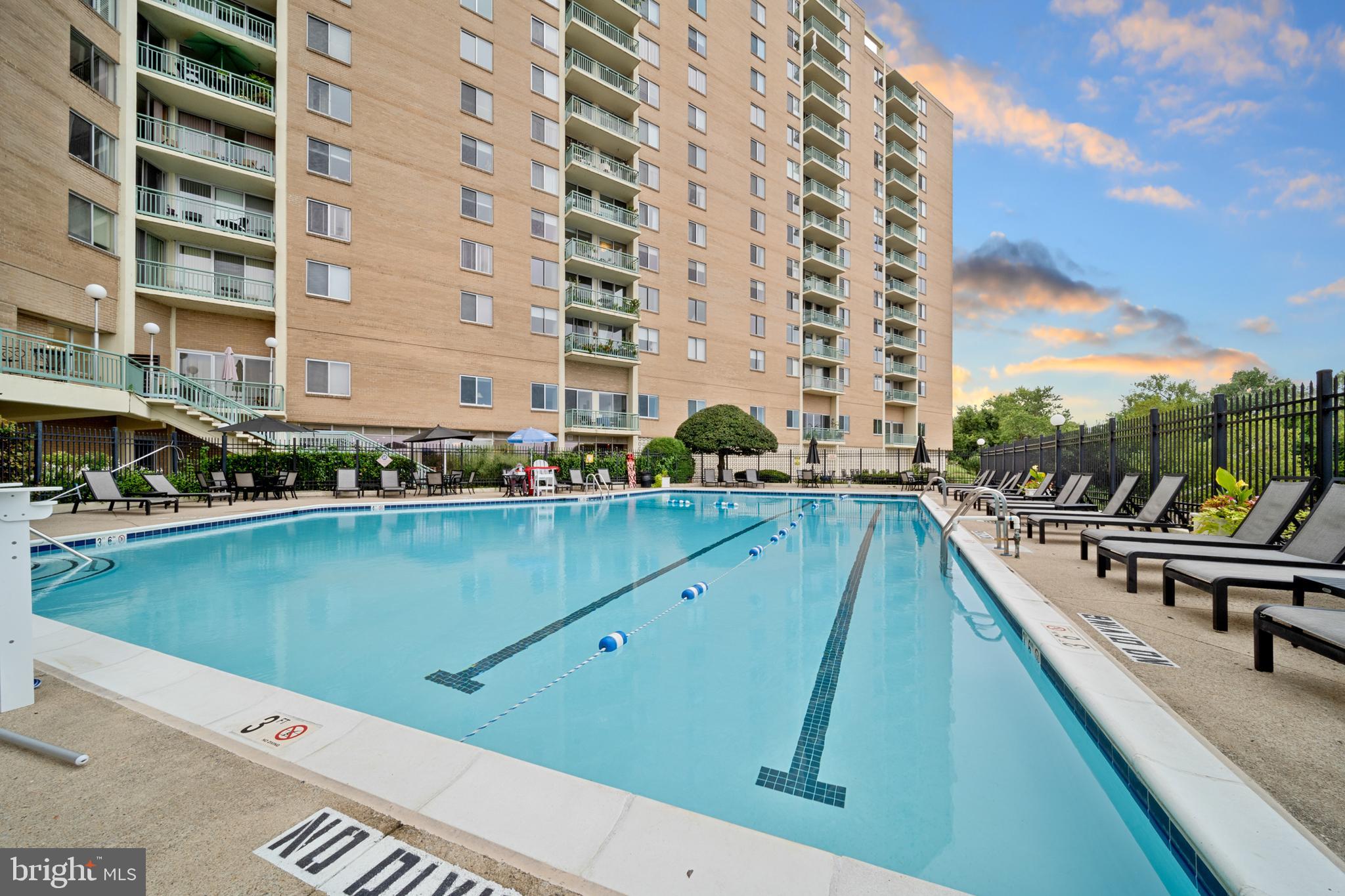 MARINA TOWERS - Residential