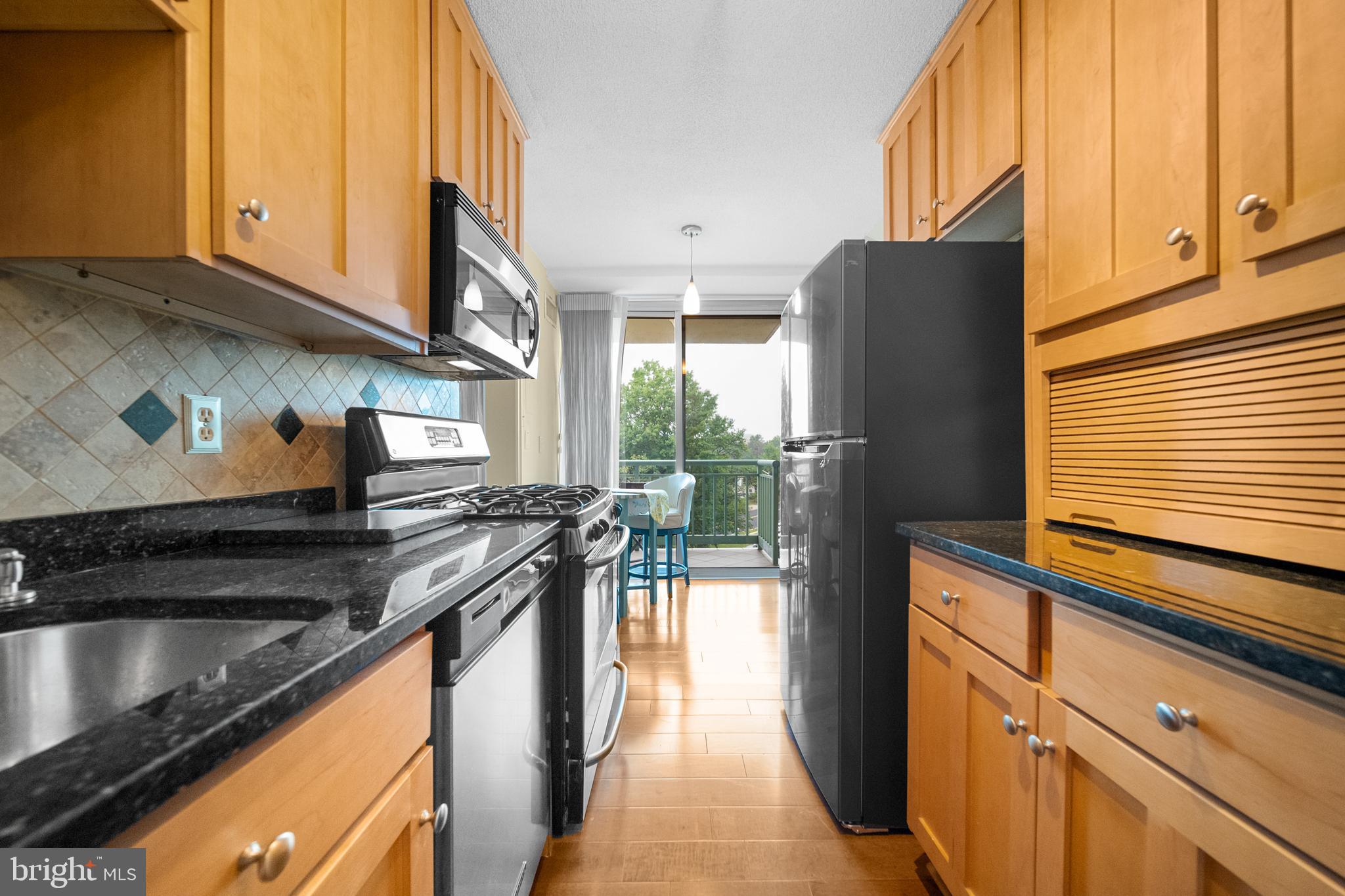 MARINA TOWERS - Residential