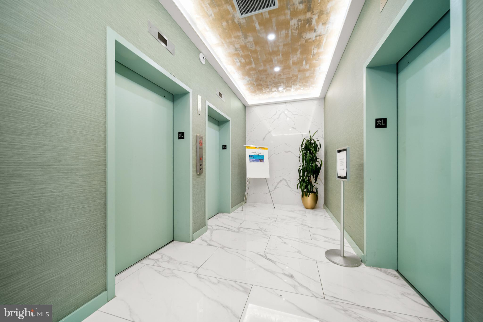 MARINA TOWERS - Residential