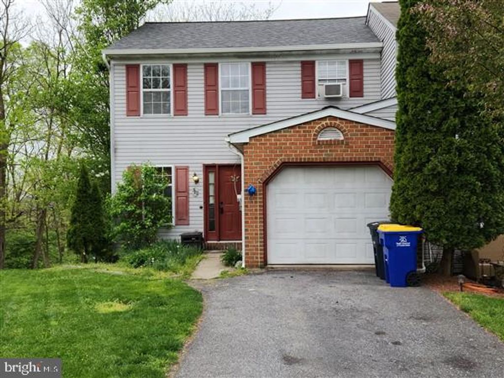 Photo of 382 CROSSWINDS DR, LITITZ, PA 17543 (MLS # PALA2034048)